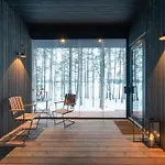 A Unique Lakeside *