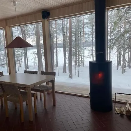 A Unique Lakeside Alpehytte *