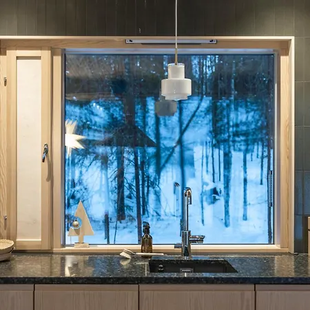 Alpehytte A Unique Lakeside Rovaniemi