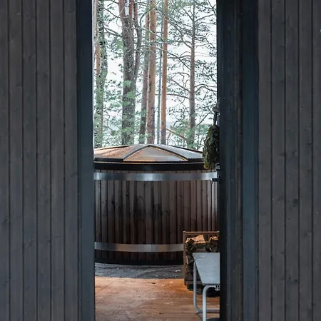 A Unique Lakeside Rovaniemi