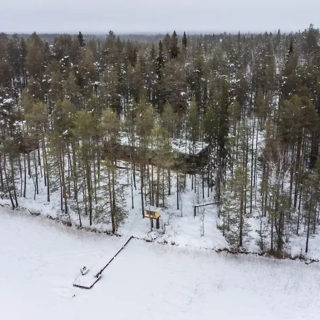 A Unique Lakeside Alpehytte